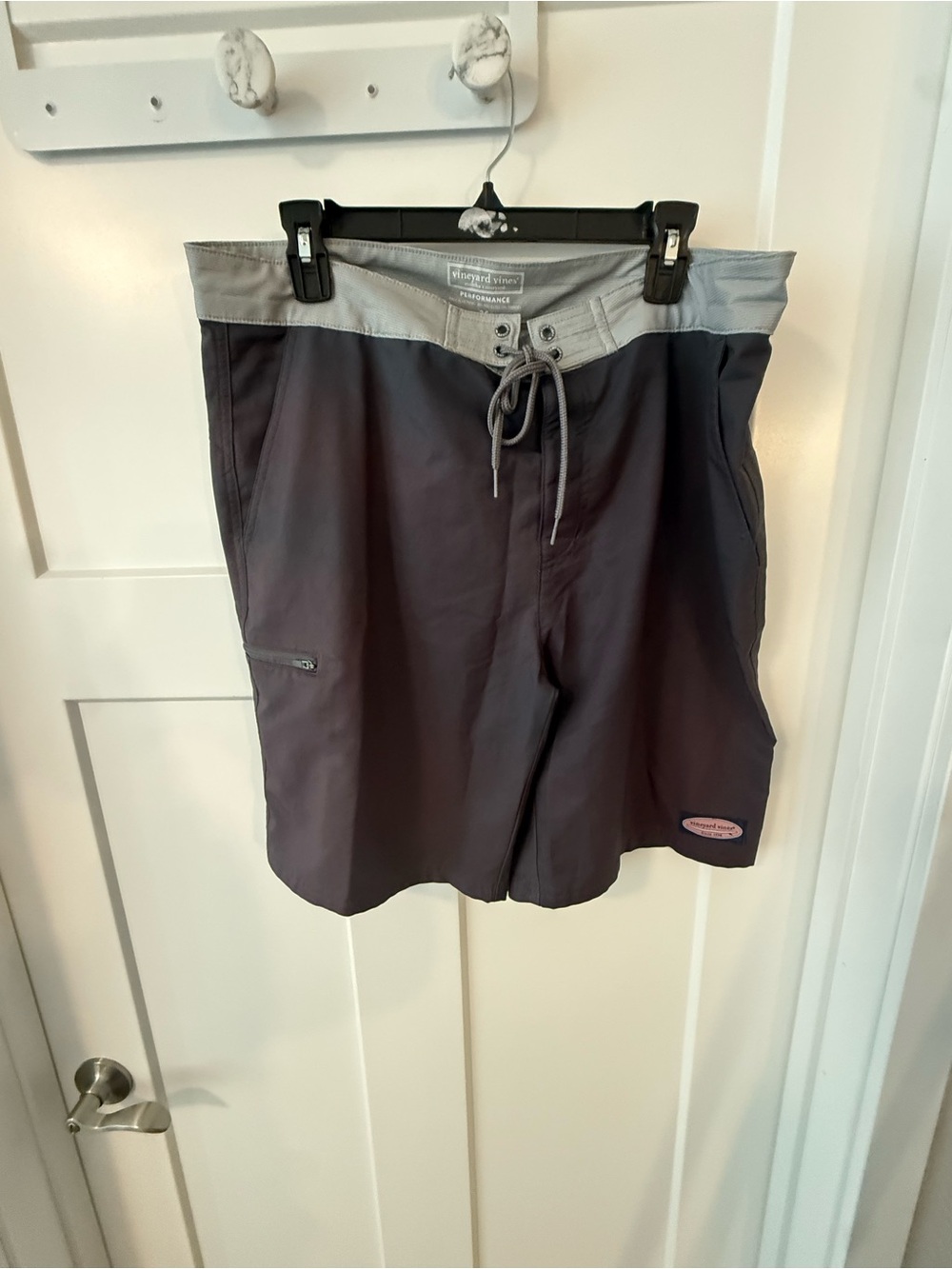 Vineyard vines  Men’s Gray Performance Swim Trunks size 36